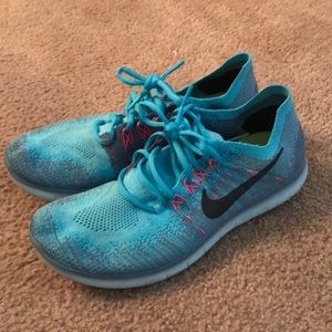 Size 10 Nike Free Run Flyknit Tennis Shoes Women’s